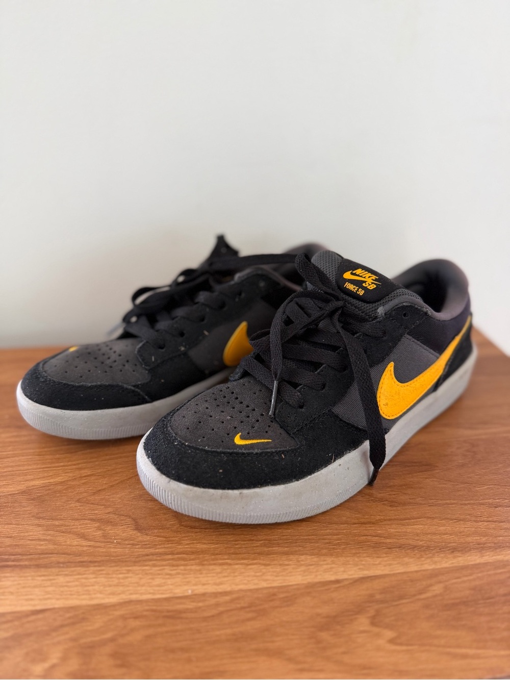 Nike SB Force 58 Kids Black and Gold Low-Top Sneakers